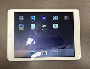 Apple iPad Air A1474 32GB Silver Wi-Fi Only iOS Tablet - Picture 1 of 4