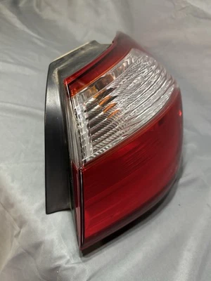 Luz trasera lateral izquierda para conductor izquierdo Kia Forte 2014 2015 2016 OEM O5117 DW Foto 1 de 4