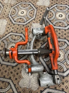 RIDGID 311 CARRIAGE And 360 CUTTER for 300 PIPE THREADER - Picture 1 of 3