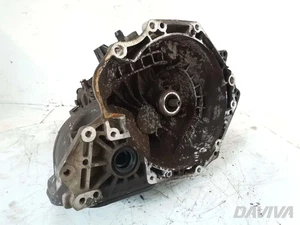 Vauxhall Corsa 5-Gang-Schaltgetriebe 1.2 i 16V Benzin 63kW (86 HP) 55565177 2012 - Picture 1 of 11