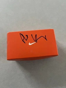 Phil Knight Hot! handsignierter signed Nike Mini Schuhkarton Beckett BAS coa Ducks - Bild 1 von 6