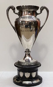 Seltene Frontier Trophäe präsentiert von Buffalo Evening News Intl Rasen Bowling Turnier - Bild 1 von 13