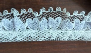 18 Yds Vintage 7/8" White Lavender Hearts Gathered Lace Sewing Trim 1980s - Picture 1 of 3