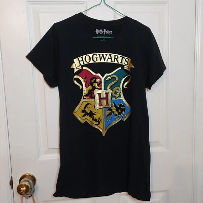 Camiseta Harry Potter Escudo de Hogwarts Negra Camiseta Gráfica Dorada Metálica Para Niños Talla 2XL Foto 1 de 4