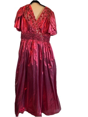 "Vestido de lentejuelas vintage hecho a mano rosa rojo brillante metálico cuello en V 62"" largo" Foto 1 de 4