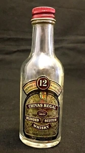 Mini botella de whisky escocés Chivas Regal de 12 años 1/10 pinta mini 4,5" vacía - Imagen 1 de 8