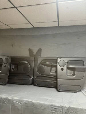 03-05 Dodge Ram 1500 2500 3500 motorista passageiro LH RH painel de porta conjunto OEM preto - Imagem 1 de 4
