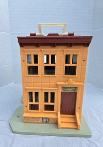 Fisher Price 1974 Vintage Little People Play Family Sesamstraße Haus #938 - Bild 1 von 12