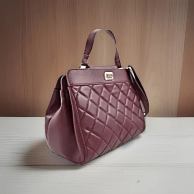 Bolso de Mano Badgley Mischka Acolchado con Mango Color Ciruela Nuevo con Etiquetas Mrsp 159 11" X 8 Foto 1 de 4