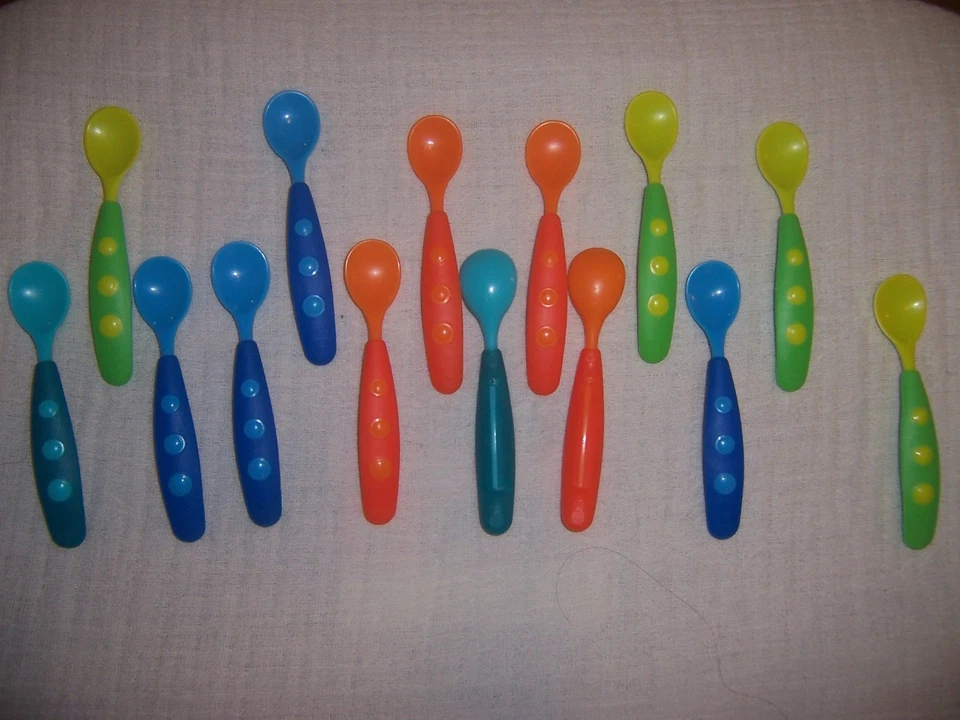 Juego mixto de cucharas de utensilios para niños pequeños marca Gerber Foto 1 de 1