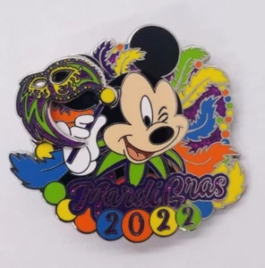 Disney Pin 2022 Mardi Gras Mickey Mouse w/Moving Mask #146445 Trade Free Ship - Picture 1 of 12