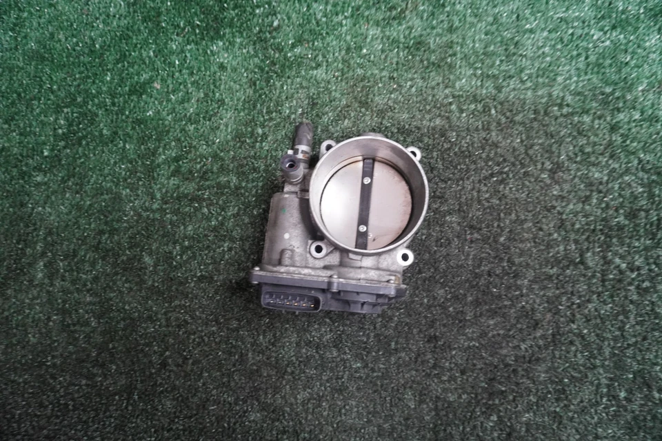 Toyota Tundra 2010 2011 motor de 4,6 L carrocería del acelerador fabricante de equipos originales 183 k millas 220300S021 Foto 1 de 4