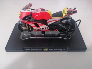 Minichamps 1:12 DUCATI DESMOSEDICI VALENTINO ROSSI MOTOGP 2011 - 122110046 - Foto 1 di 5