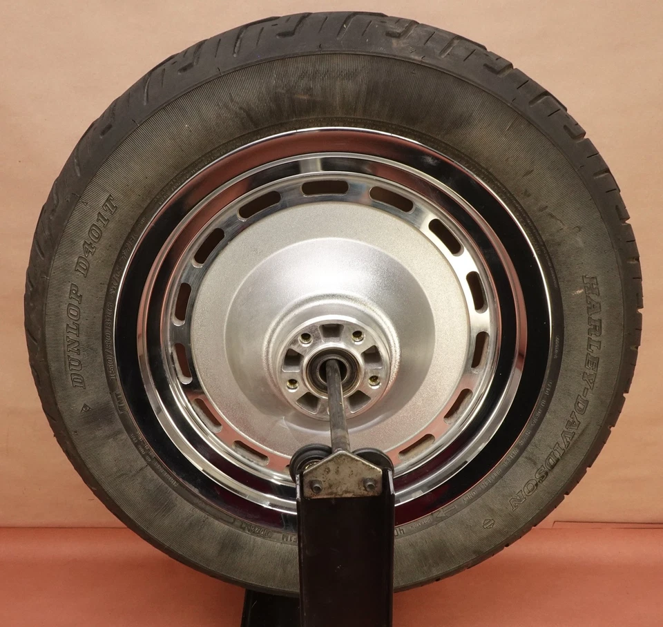 Llanta trasera Dunlop 1995-2006 Harley Sportster 1200 XL1200C 150/80 B16 Foto 1 de 4