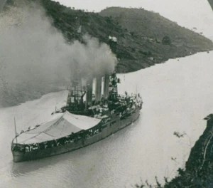 USS Missouri Battleship In Panama Canal Aerial Keystone 21781 Stereoview SA1 - Picture 1 of 7