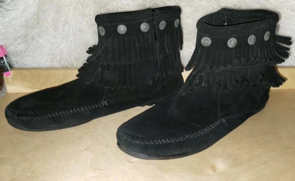 Minnetonka Mocasines 699 Negro Gamuza Doble Fleco Cremallera Botines Mujer 8  Foto 1 de 4