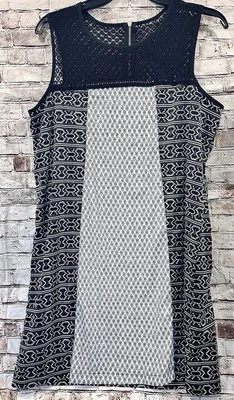 Vestido sin mangas grande para mujer Xhilaration geométrico sin mangas negro blanco satinado encaje Foto 1 de 4