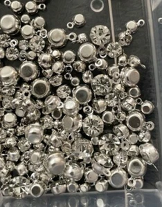 X 30 perles strass blanc, en 4 mesure différents, 0.5 / 0.6 / 0.7 / 0.8 cm (A116 - Imagen 1 de 2