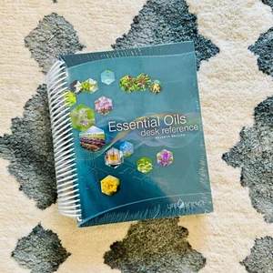 Essential Oils Desk Reference 7th Edition (2016) BRAND NEW - Young Living - Picture 1 of 1