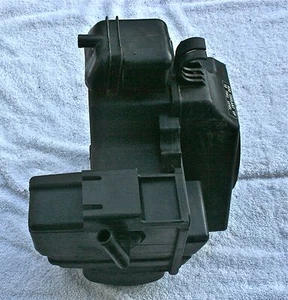 Honda VT750 VT 750 1983 caja de respiración de aire sombra (5-10-R) - Imagen 1 de 12