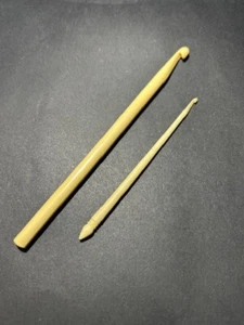 VINTAGE CROCHET HOOKS--ONE SMALL BONE AND ONE LARGER BAKELIT Just Reduced - Picture 1 of 1
