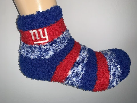 NEW YORK GIANTS NFL FOOTBALL LOGO WOMENS CONFETTI SOFT ANKLE FUZZY SOCKS Q Cover