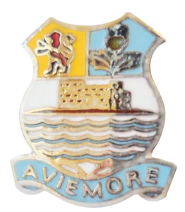 Aviemore Highlands Scotland Small Town Crest Pin Badge - Picture 1 of 2