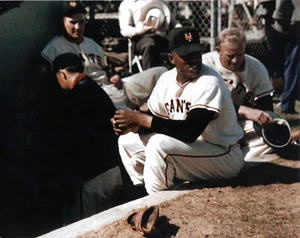 WILLIE MAYS SAN FRANCISCO GIANTS VINTAGE ACTION 8x10 - Picture 1 of 1