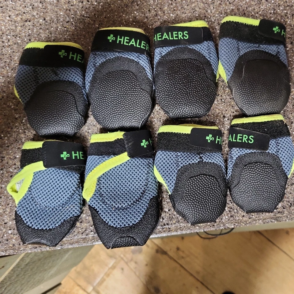 2 juegos completos de zapatos para perros Foto 1 de 2