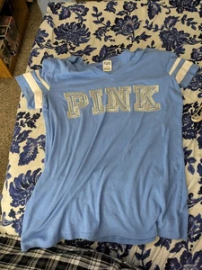 Victorias Secret PINK Gray Logo Striped Light Blue Short Sleeve Size Large - Bild 1 von 2