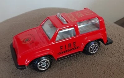 FIRE STATION 8009 RED 1:64 DIECAST 2 5/8" Red TRUCK W/ GOLD UNBRANDED #112 - Image 1 of 4
