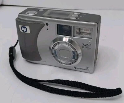 HP PhotoSmart 735 3.2MP Digital Camera - Silver For Parts Only Or Repair - Image 1 of 4
