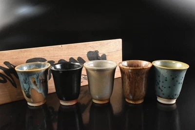T1535: Japanese Seto-ware Five colors glaze TEA CUP 5pcs, auto w/signed box - Image 1 of 4