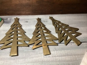 Vintage Hampton Brass Tarnished Christmas Tree Shape Trivet 8.5"L Set Of 3 MCM - Picture 1 of 7