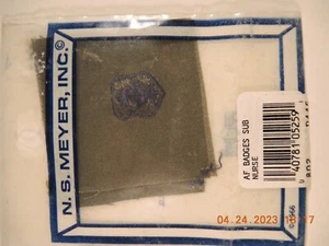 Pair of Air Force nurse insignia on green by Meyer military - Picture 1 of 2