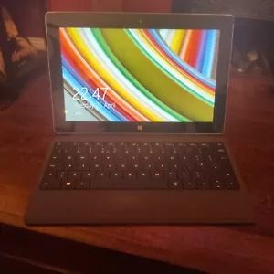 Microsoft Surface 2 64GB Windows 8.1 RT with Keyboard and Bundle - Picture 1 of 2