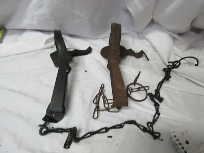 2 VINTAGE Animal Spring Leg Trap Hunting Tool TRAPPING - Image 1 of 4