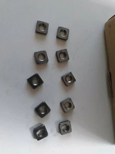 10 quadratische Muttern für Embleme Befestigung Helm-Tschako-Feuerwehr-M4 (Matt) - Bild 1 von 3