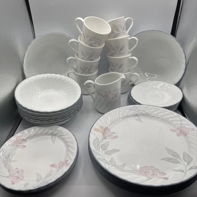 Juego de vajilla Corelle Pink Trio Corning Floral Swirl borde azul lote de 38 piezas EE. UU. Foto 1 de 4