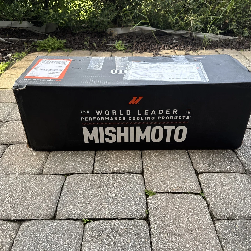 Intercooler Mishimoto, ubicación de stock, se adapta a Ford Bronco 2021+ 2,3 L/2,7 L, negro Foto 1 de 4