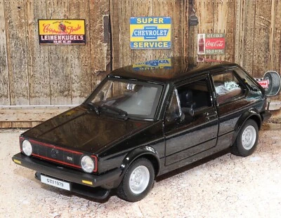 Coche de juguete modelo de metal fundido a presión Bburago Volkswagen Golf Mk1 GTI negro escala 1:24 Foto 1 de 4