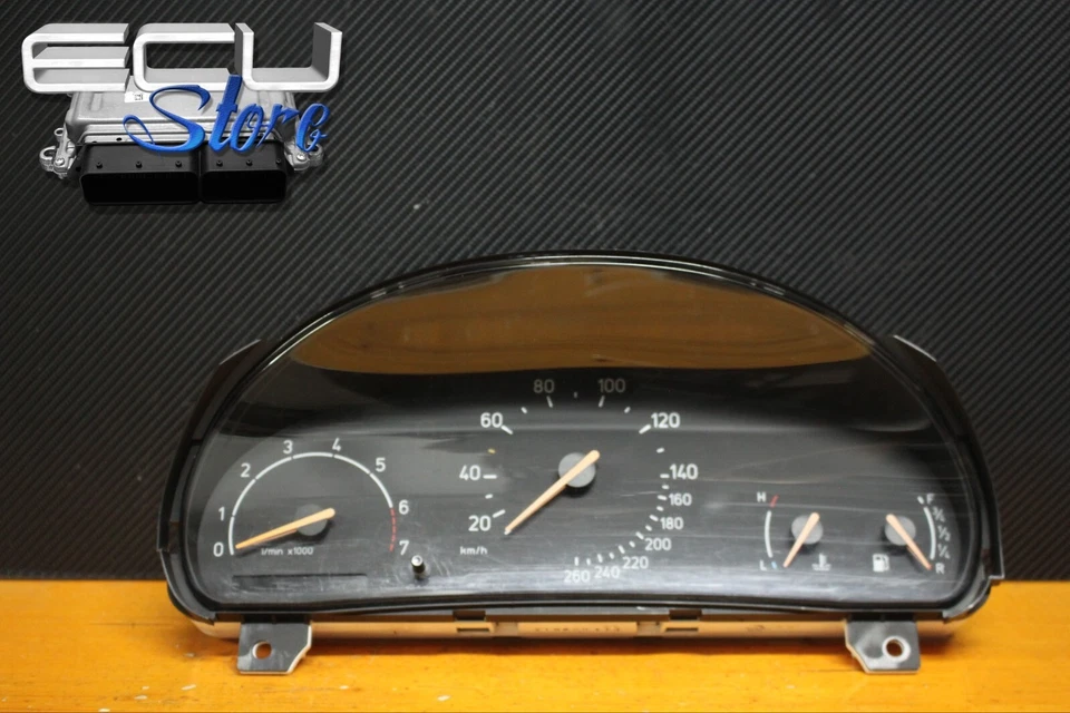 Speedometer / Instrument Cluster SAAB 9-5 2002 Gasoline - 5373147 Foto 1 de 4