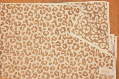 Toalla de playa con estampado de leopardo CARO 36" X 68 marfil y dorado de lujo algodón y viscosa NUEVA Foto 1 de 4
