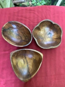 Vintage Hand Carved  wooden bowls Set of 3 - Picture 1 of 7