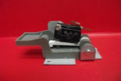 Cerradura de puerta TUMBLE DRYER Creda 37747 Foto 1 de 2