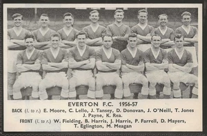 DAILY EXPRESS-FOOTBALL TEAM GROUP 1956/57 (POSTCARD)-#66- EVERTON - Picture 1 of 2