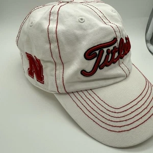 Titleist Nebraska Cornhuskers Cappello Berretto Strapback Golfing Huskers Bianco Rosso - Foto 1 di 20