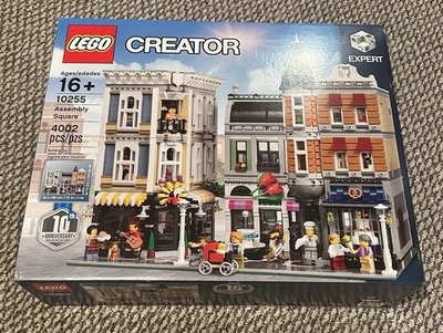 LEGO 10255 Creator Expert Assembly Square New Sealed in Box - Image 1 of 2