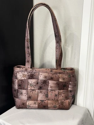 🔥Harveys Mujeres Malva Tejido Atómico Starburst Bolsillos Cinturón Correa Bolso de Hombro Foto 1 de 4