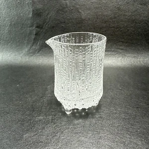 Jarra pequeña crema Iittala Ultima Thule de colección diseñada por Tapio Aktivkala - Imagen 1 de 5